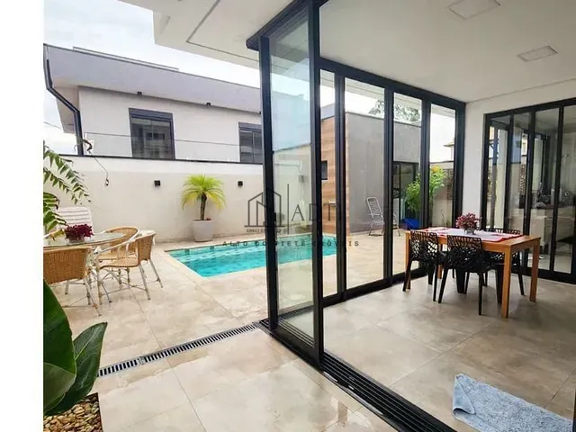 Sobrado com 250m² 3 quartos e 2 banheiros, à venda, no bairro Cézar de Souza em Mogi das Cruzes