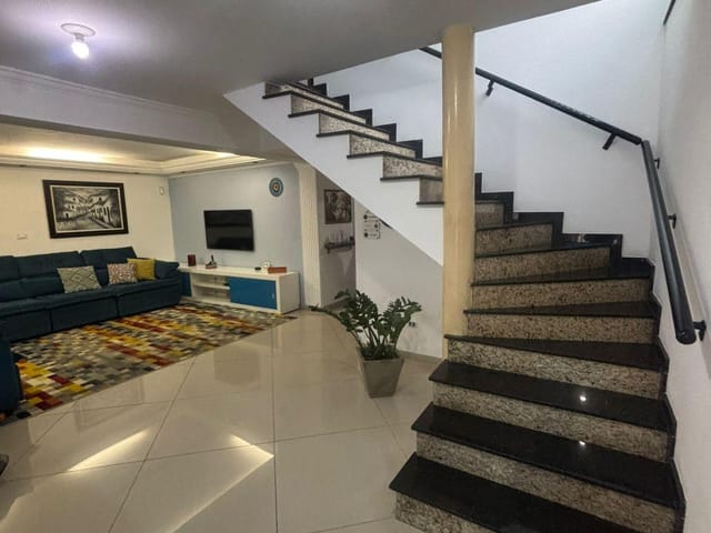 Sobrado 3 quartos e 3 banheiros, à venda, no bairro Parque Novo Oratório em Santo André