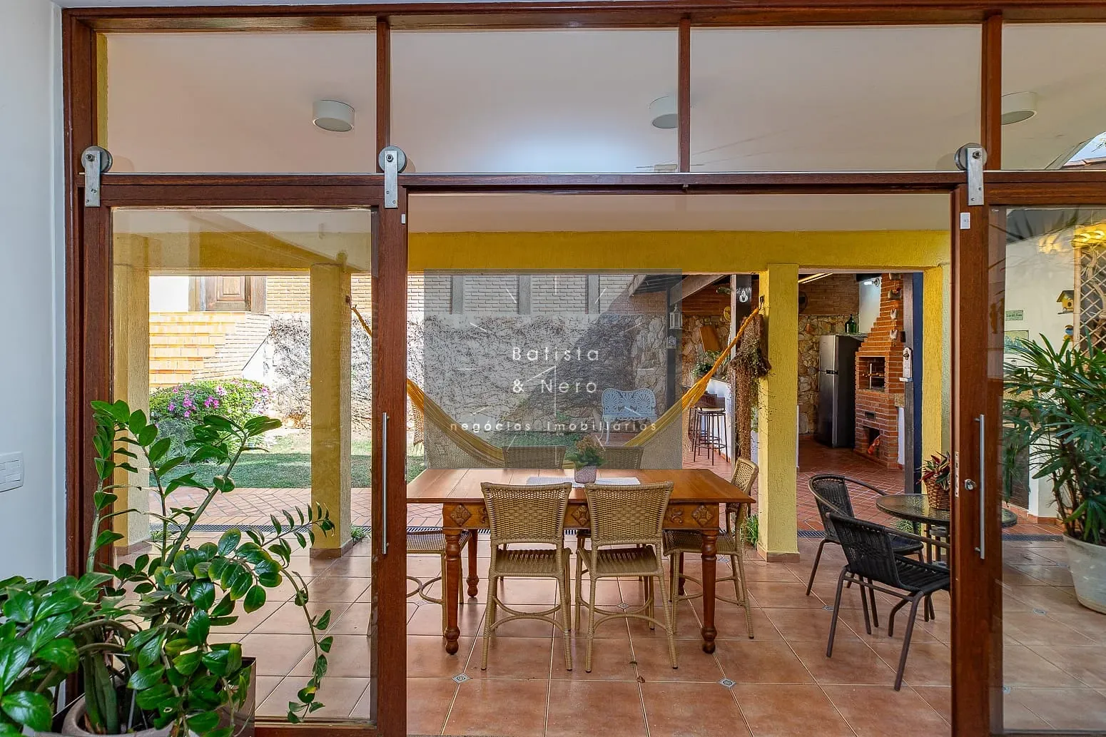 Sobrado, 4 quartos, 351 m² - Foto 1
