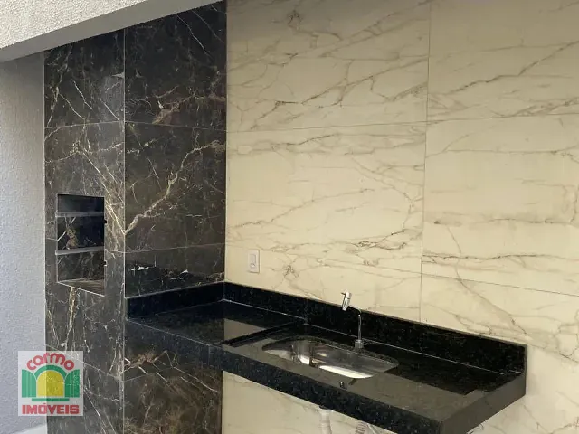Sobrado com 100m² 3 quartos e 2 banheiros, à venda, no bairro Parque São Jerônimo em Anápolis