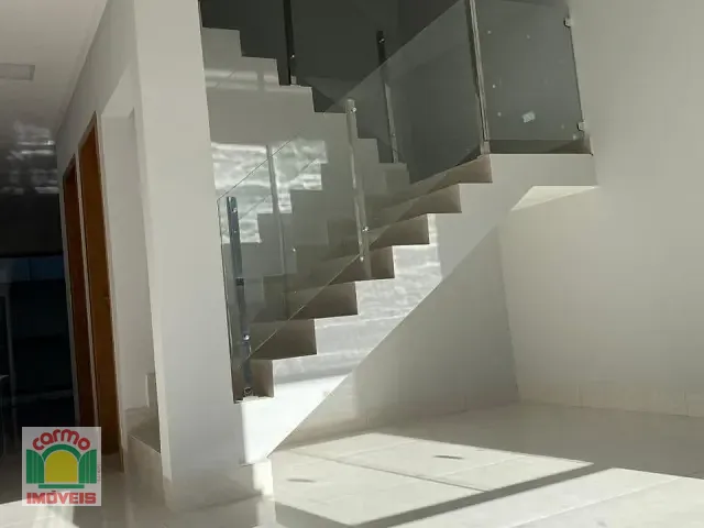 Sobrado com 100m² 3 quartos e 2 banheiros, à venda, no bairro Parque São Jerônimo em Anápolis