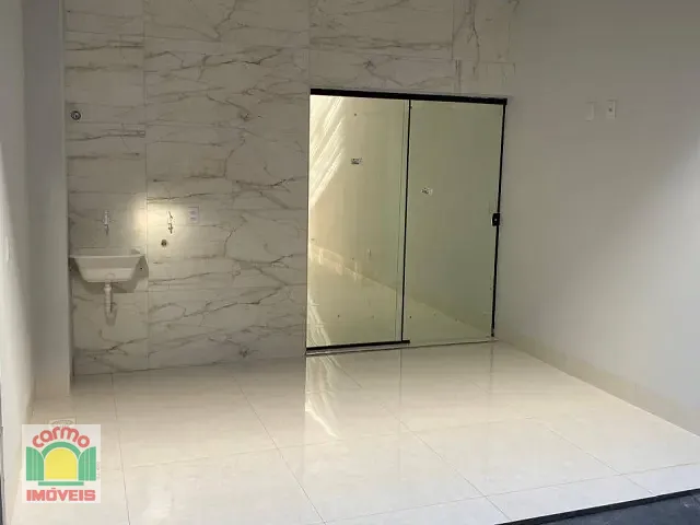 Sobrado com 100m² 3 quartos e 2 banheiros, à venda, no bairro Parque São Jerônimo em Anápolis