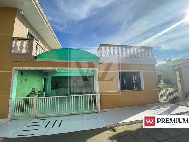 Sobrado com 495m² 3 quartos e 4 banheiros, à venda, no bairro Uvaranas em Ponta Grossa