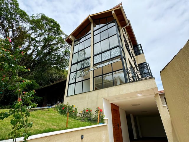 Sobrado com 397m² 3 quartos e 4 banheiros, à venda, no bairro PRAIA ALEGRE em Penha
