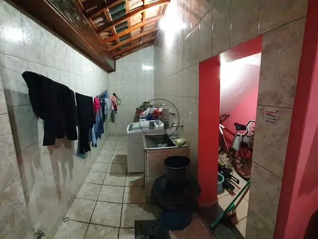 Sobrado com 250m² 4 quartos e 4 banheiros, à venda, no bairro Jardim Coelho Neto em Guaratinguetá