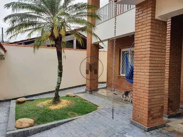 Sobrado com 250m² 4 quartos e 4 banheiros, à venda, no bairro Jardim Coelho Neto em Guaratinguetá