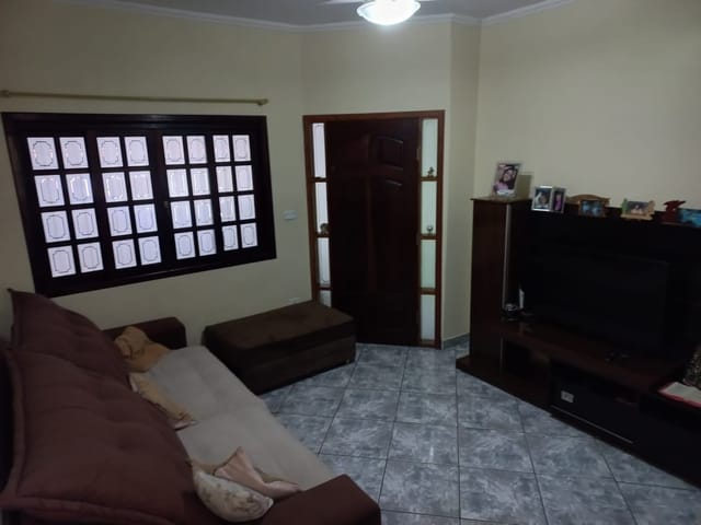 Sobrado com 200m² 3 quartos e 4 banheiros, à venda, no bairro Nossa Senhora do Perpétuo Socorro em Pindamonhangaba