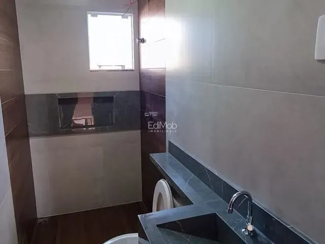 Sobrado com 125m² 3 quartos e 2 banheiros, à venda, no bairro Floresta em Cascavel