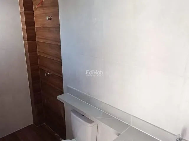 Sobrado com 125m² 3 quartos e 2 banheiros, à venda, no bairro Floresta em Cascavel