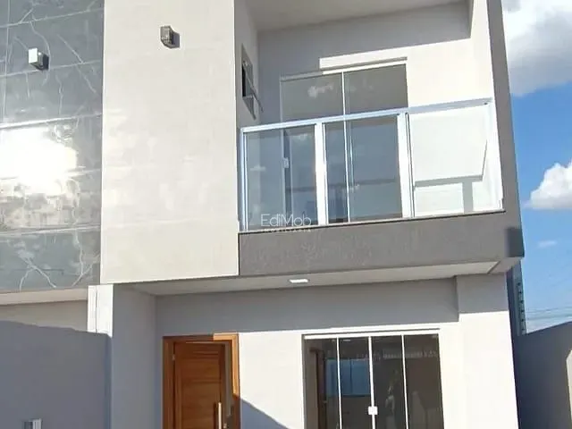 Sobrado com 125m² 3 quartos e 2 banheiros, à venda, no bairro Floresta em Cascavel
