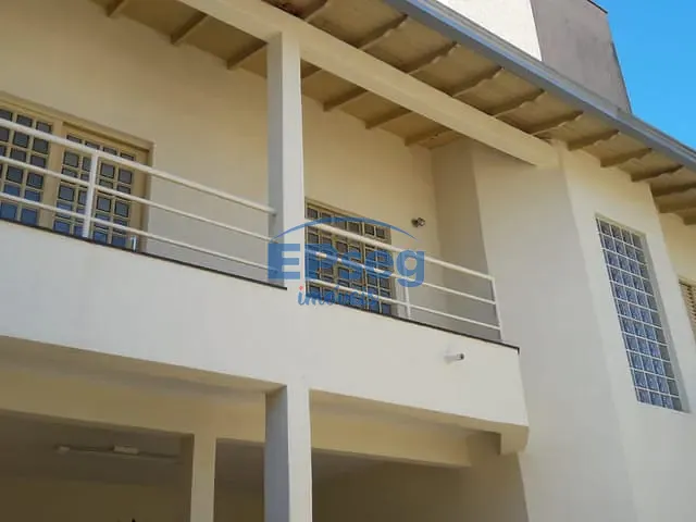 Sobrado com 360m² 5 quartos e 4 banheiros, à venda, no bairro Messiânico em Londrina