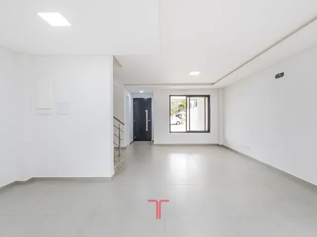 Sobrado com 125m² 3 quartos e 4 banheiros, à venda, no bairro Boqueirão em Curitiba