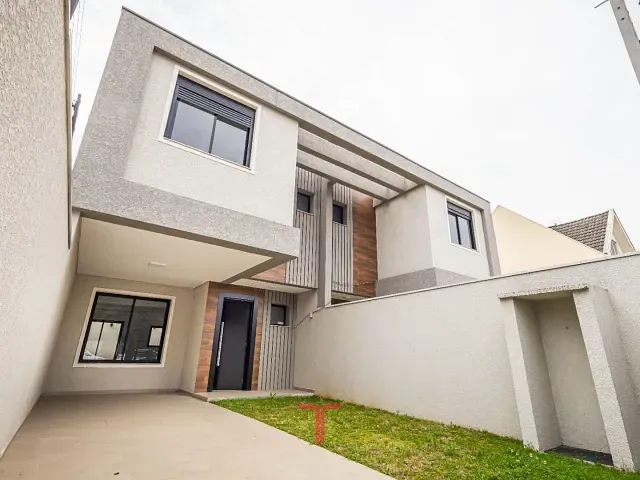 Sobrado com 125m² 3 quartos e 4 banheiros, à venda, no bairro Boqueirão em Curitiba