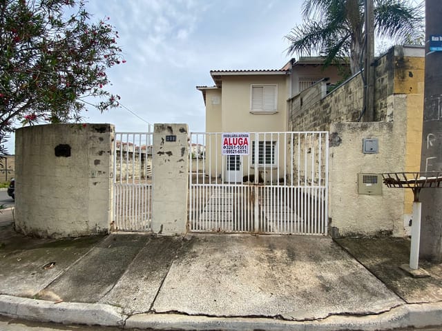 Sobrado com 140m² 2 quartos e 2 banheiros, à venda, no bairro Residencial Cosmos em Campinas