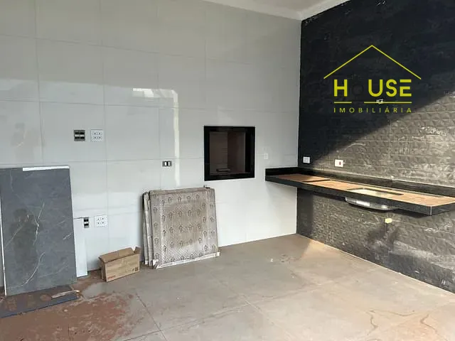 Sobrado com 360m² 3 quartos e 3 banheiros, à venda, no bairro Residencial Antonia Franco em Fernandópolis
