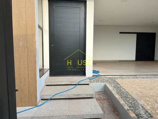 Sobrado com 360m² 3 quartos e 3 banheiros, à venda, no bairro Residencial Antonia Franco em Fernandópolis