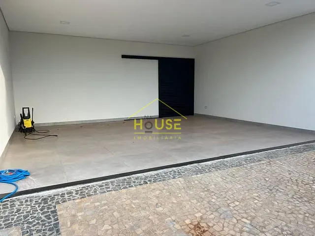 Sobrado com 360m² 3 quartos e 3 banheiros, à venda, no bairro Residencial Antonia Franco em Fernandópolis