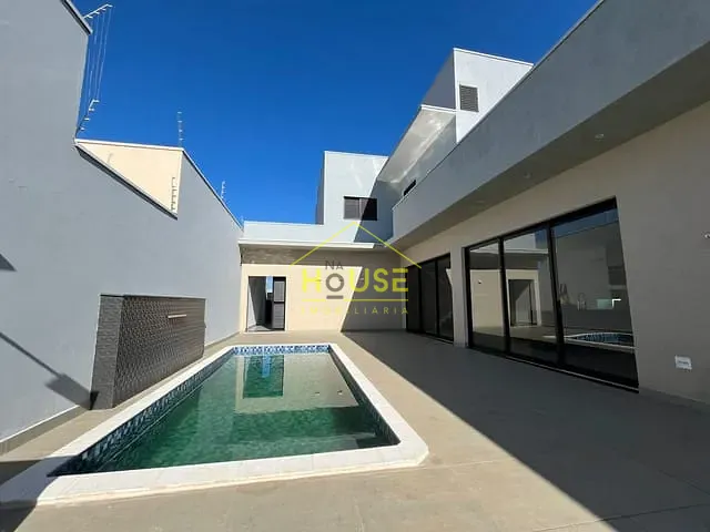 Sobrado com 360m² 3 quartos e 3 banheiros, à venda, no bairro Residencial Antonia Franco em Fernandópolis