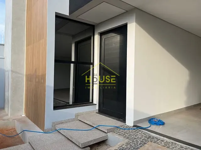 Sobrado com 360m² 3 quartos e 3 banheiros, à venda, no bairro Residencial Antonia Franco em Fernandópolis