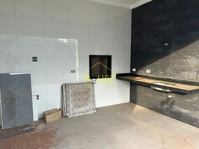 Sobrado com 360m² 3 quartos e 3 banheiros, à venda, no bairro Residencial Antonia Franco em Fernandópolis