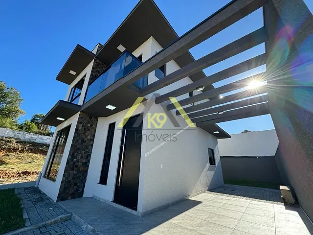 Sobrado com 214m² 3 quartos e 3 banheiros, à venda, no bairro Guaraituba em Colombo