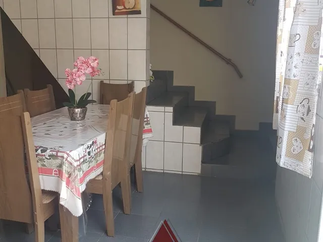 Sobrado com 125m² 3 quartos e 6 banheiros, à venda, no bairro Centro em Rifaina