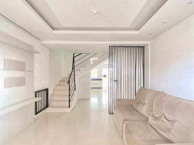 Foto do Sobrado - Excelente sobrado à venda no bairro Santa Regina em Camboriú, com 3 dormitórios sendo uma suíte, espaço nos fundos | Lions Group Imóveis