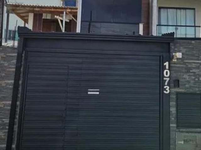 Foto do Sobrado - Excelente sobrado à venda no bairro Santa Regina em Camboriú, com 3 dormitórios sendo uma suíte, espaço nos fundos | Lions Group Imóveis