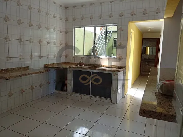 Sobrado 3 quartos e 3 banheiros, para alugar, no bairro Vila São José em Jaguariúna