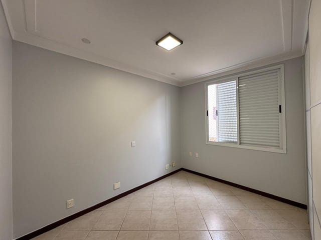 Sobrado com 651m² 4 quartos e 6 banheiros, à venda, no bairro Cidade Vera Cruz - Jardins Viena em Aparecida de Goiânia