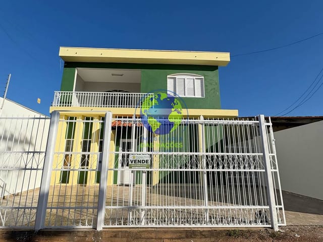 Sobrado com 200m² 5 quartos e 4 banheiros, à venda, no bairro Parque Cuiabá em Cuiabá