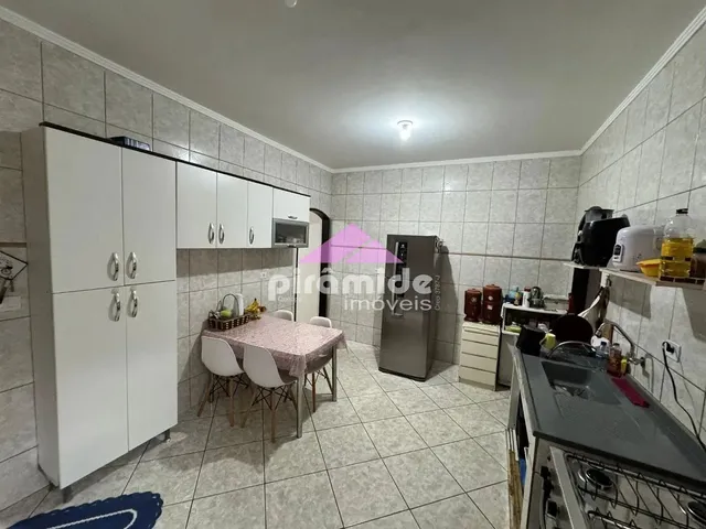 Sobrado com 125m² 4 quartos e 2 banheiros, à venda, no bairro Jardim Cruzeiro do Sul em São José Dos Campos