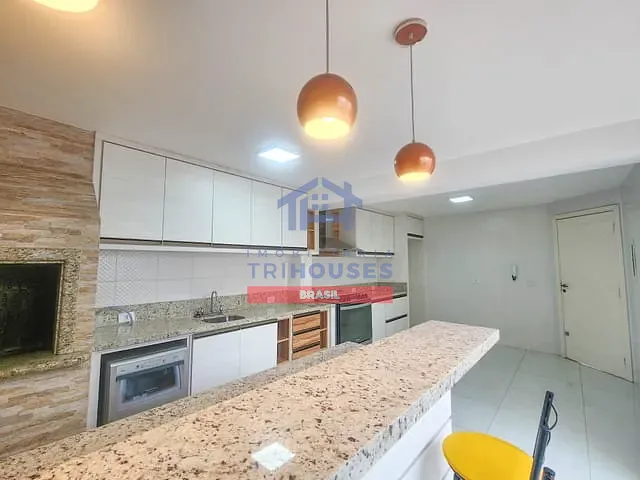 Sobrado com 220m² 4 quartos e 3 banheiros, à venda, no bairro Guabirotuba em Curitiba