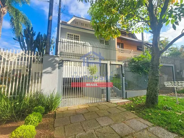 Sobrado com 220m² 4 quartos e 3 banheiros, à venda, no bairro Guabirotuba em Curitiba