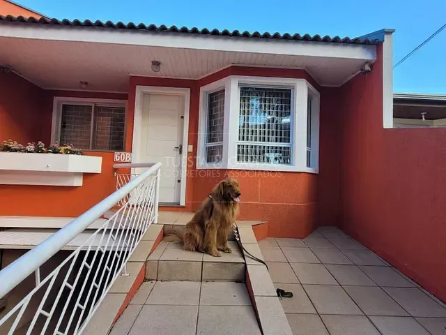 Sobrado com 136m² 3 quartos e 2 banheiros, à venda, no bairro Tingui em Curitiba