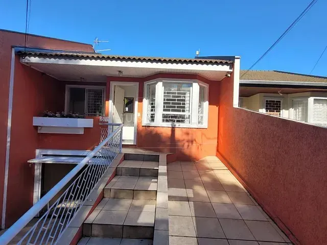 Sobrado com 136m² 3 quartos e 2 banheiros, à venda, no bairro Tingui em Curitiba