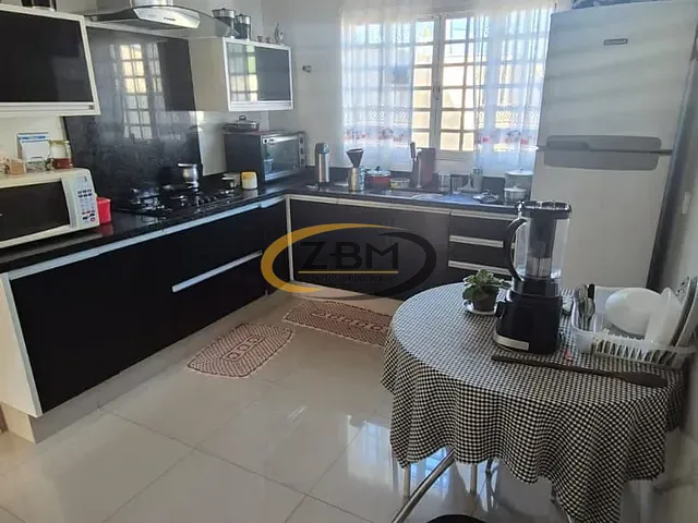 Sobrado com 280m² 3 quartos e 4 banheiros, à venda, no bairro Andes em Londrina