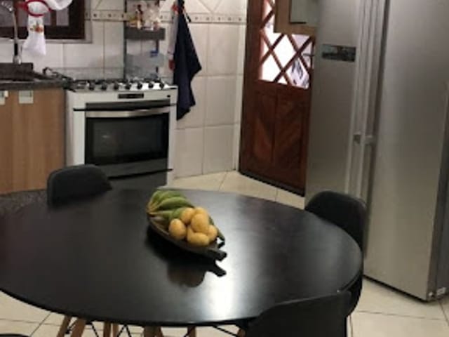 Sobrado 4 quartos e 2 banheiros, à venda, no bairro Torres Tibagy em Guarulhos
