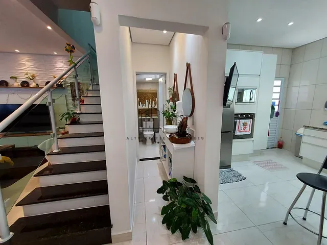 Sobrado com 150m² 3 quartos e 3 banheiros, à venda, no bairro Villa Di Cesar em Mogi das Cruzes