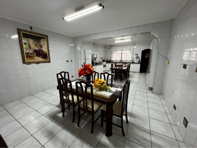 Sobrado com 250m² 5 quartos e 5 banheiros, à venda, no bairro Jardim Santo Antônio em Santo André