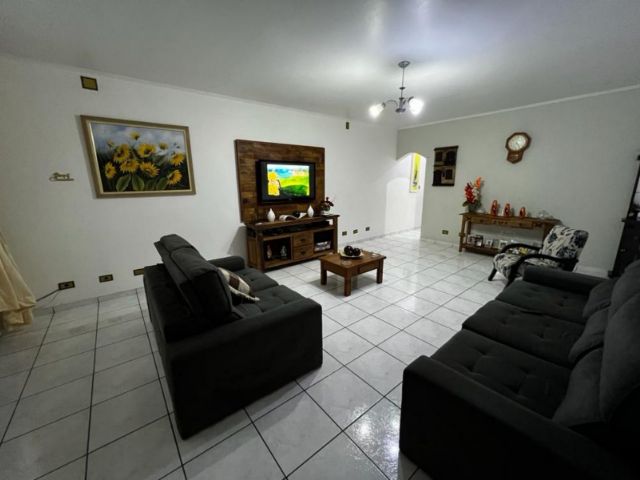 Sobrado com 250m² 5 quartos e 5 banheiros, à venda, no bairro Jardim Santo Antônio em Santo André