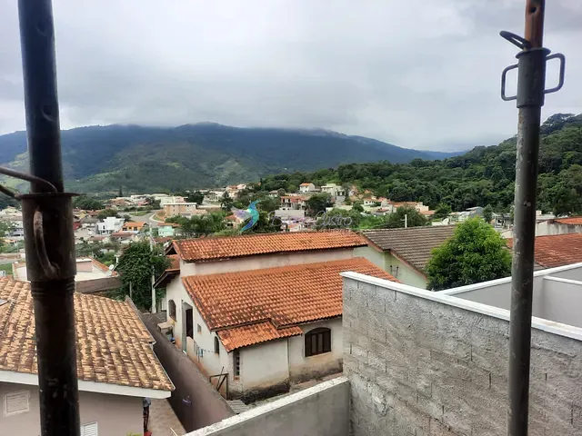 Sobrado com 150m² 3 quartos e 2 banheiros, à venda, no bairro Jardim Maristela em Atibaia