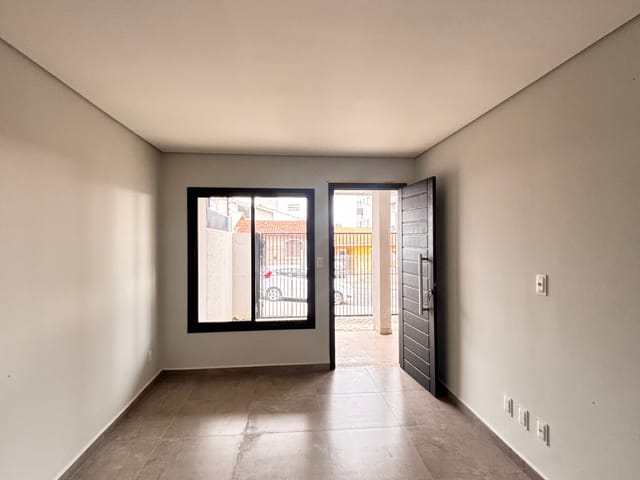 Sobrado com 114m² 3 quartos e 3 banheiros, à venda, no bairro Jardim Carvalho em Ponta Grossa