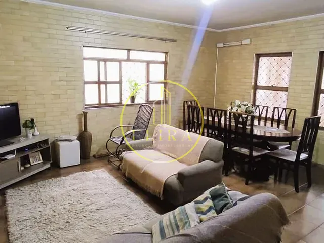 Sobrado com 320m² 4 quartos e 3 banheiros, à venda, no bairro Jardim São Pedro em Americana