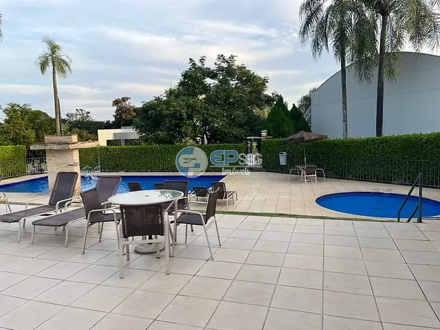 Casa com 500m² 4 quartos e 5 banheiros, à venda, no bairro Esperança em Londrina
