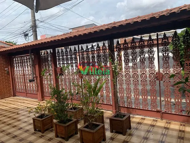 Sobrado com 300m² 3 quartos e 2 banheiros, à venda, no bairro Vila Scarpelli em Santo André