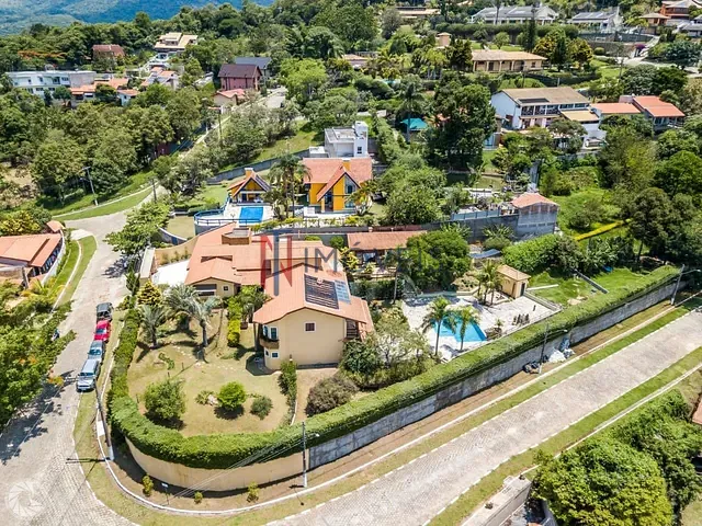 Sobrado com 3m² 5 quartos e 7 banheiros, à venda, no bairro Portal dos Nobres em Atibaia