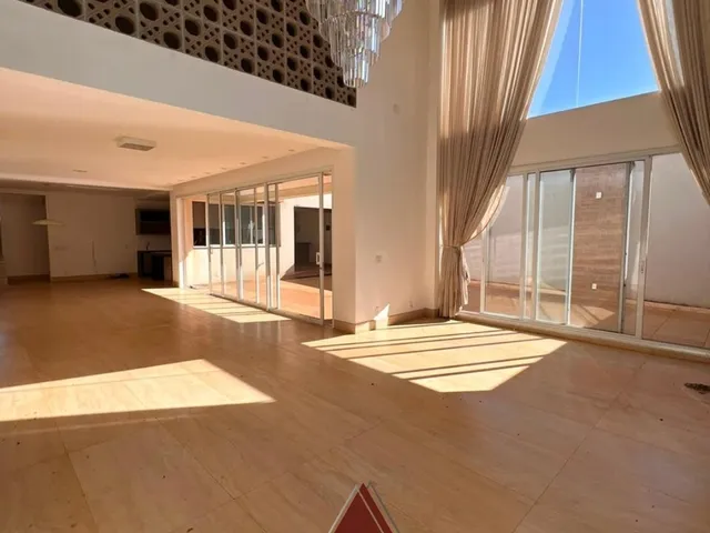 Sobrado com 414m² 4 quartos e 5 banheiros, para alugar, no bairro Residencial Amazonas em Franca