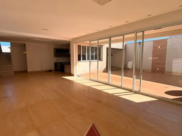Sobrado com 414m² 4 quartos e 5 banheiros, para alugar, no bairro Residencial Amazonas em Franca