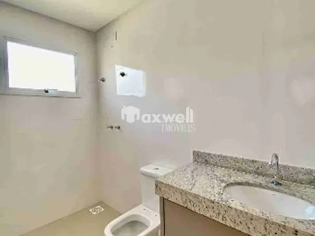 Sobrado com 179m² 3 quartos e 5 banheiros, à venda, no bairro Cardoso Continuação em Aparecida de Goiânia